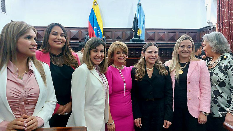 
				Cerró con broche de oro la expo “Mujeres Productivas Toman el Clez”			