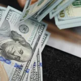 El dólar roza los 19 pesos mexicanos en el mercado
