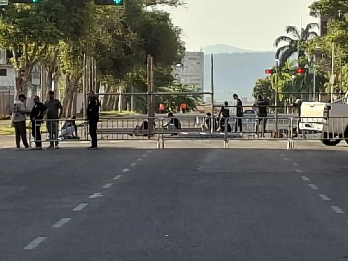 Velásquez alerta por tarima junto a vigilia de trabajadores de la CVG