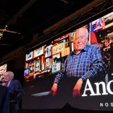 Andrés Zaldívar congregó a 360 asistentes en un homenaje en Chile