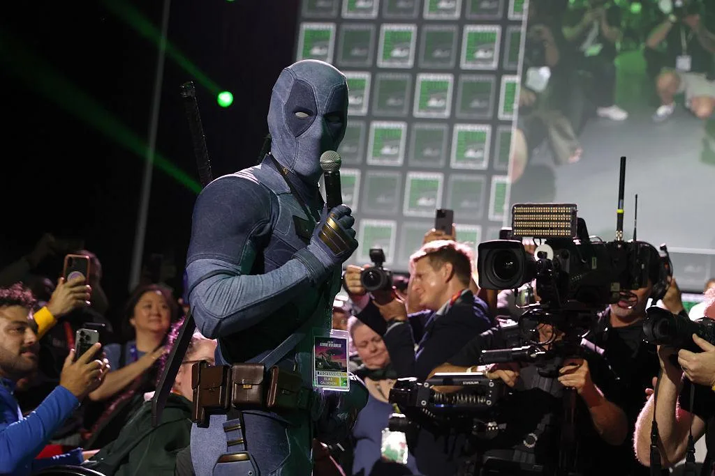 Ryan Reynolds recorrió la Comic-Con disfrazado de Deadpool