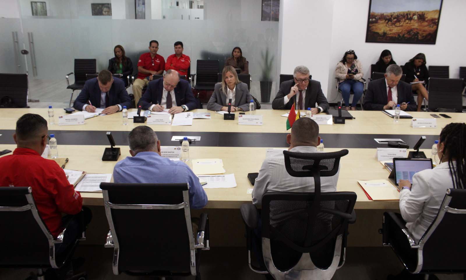 Venezuela y Bielorrusia evalúan estrategias para afianzar relaciones