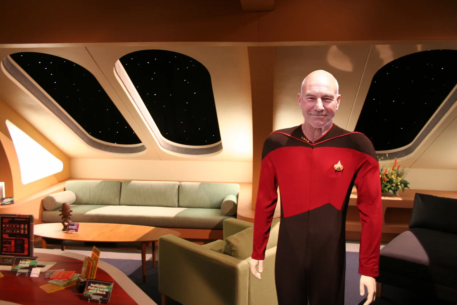Alojamiento de la tripulación del Enterprise D con el capitán Jean-Luc Picard