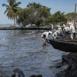 Pescadores zulianos enfrentan crisis por derrames petroleros