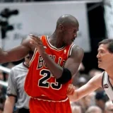 Camiseta roja de Jordan rompe récord con venta de 14 millones