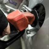 Costo de llenar el tanque en América Latina según el ingreso