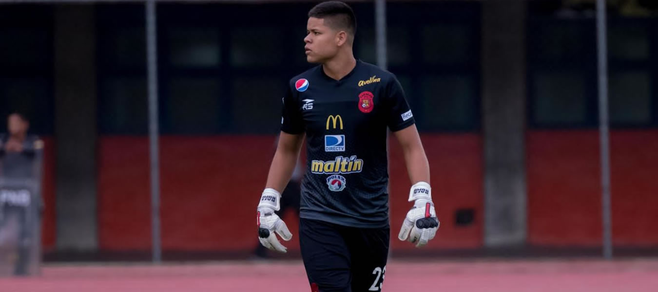 Wilbert Hernández seguirá en el Caracas