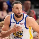 Warriors firman a Curry un contrato de dos años por 136,7 millones