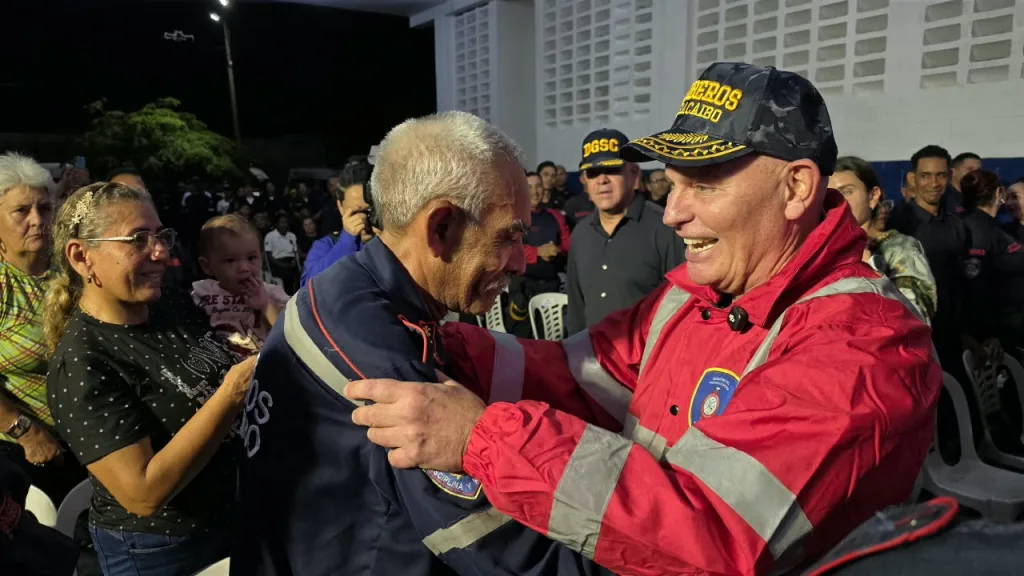 Di Martino exaltó a bomberos de Maracaibo por rescates en junio