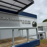 Roselyn López supervisa entrega en Farmacia de Alto Costo