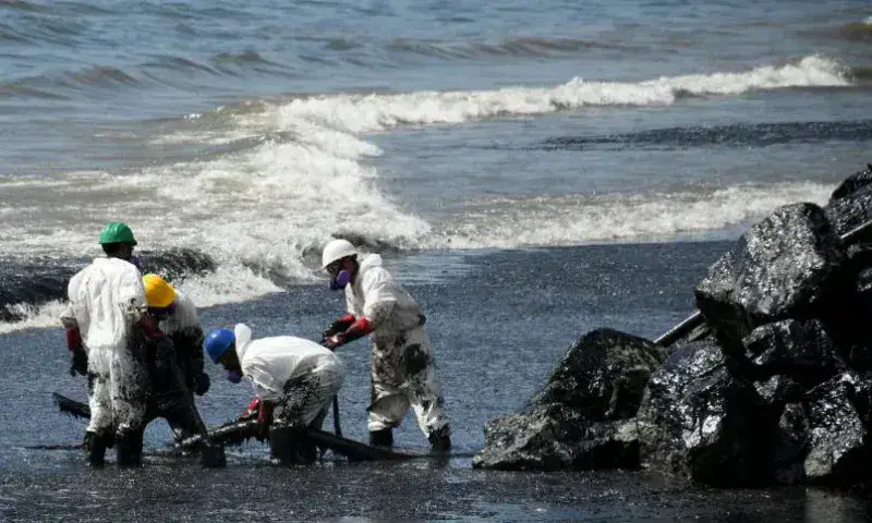 Trinidad y Tobago niega evidencia de un gran derrame de hidrocarburos en el mar
