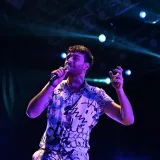 File:Alan Sutton y Las Criaturitas de la Ansiedad en el Cosquin Rock Uruguay 2024 - 20240420dicimouyaf0087.jpg
