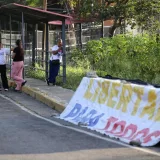 Familiares de presos en El Rodeo I celebran regreso de Machado