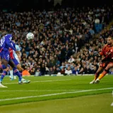 El PSG impone su jerarquía con una victoria de 4-2 en Inglaterra