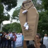 CSS de Panamá admite fallas y ofrece disculpas por el dietilenglicol