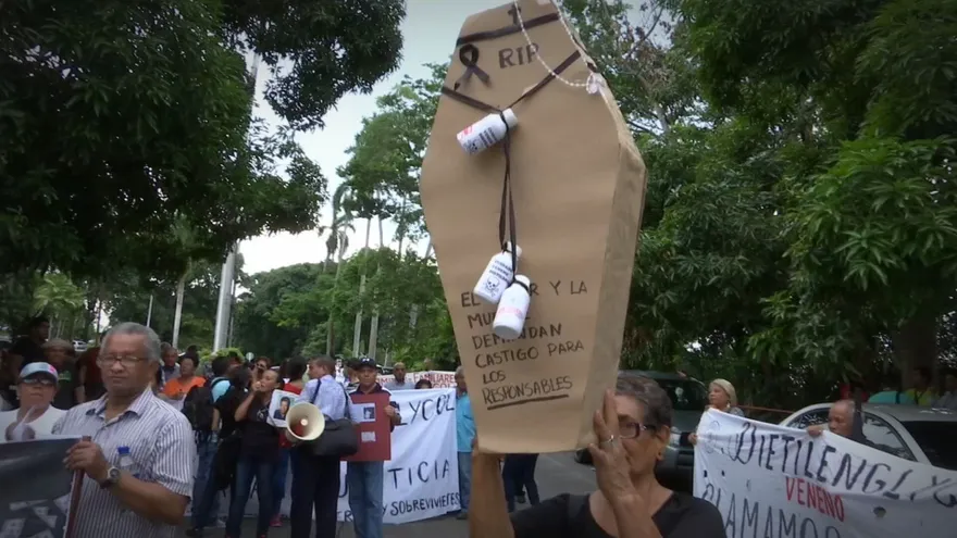 CSS de Panamá admite fallas y ofrece disculpas por el dietilenglicol