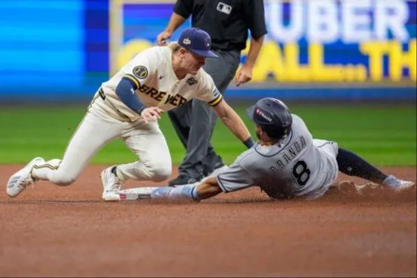 Los Rays suman cinco juegos con dos robos en la postemporada