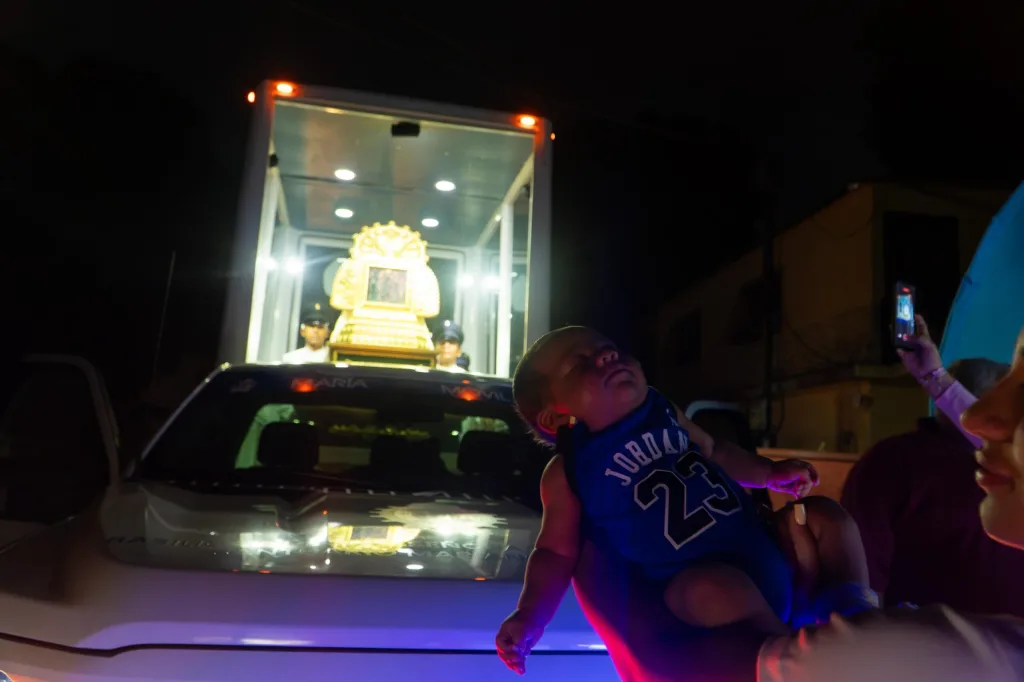 Maracaibo alista la bajada de la Chinita con pasquines