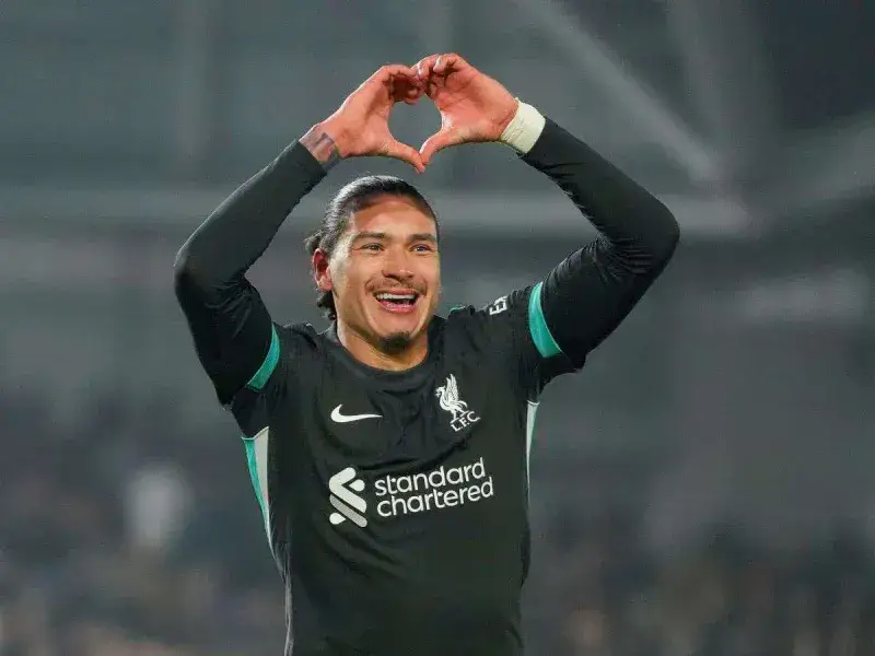 Darwin Núñez podría volver gratis al Liverpool en el próximo mercado