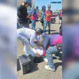 Mujer resulta herida al ser impactada por una moto cerca del paso peatonal entre Cima y Gran Bazar