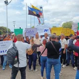 Trabajadores petroleros exigen discusión de contrato colectivo