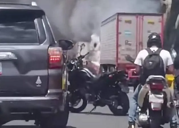 Incendio de camión paraliza la ARC en Los Ocumitos