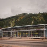 Empty tram station 'La Parroquia' with scenic hills in Mérida, Venezuela.